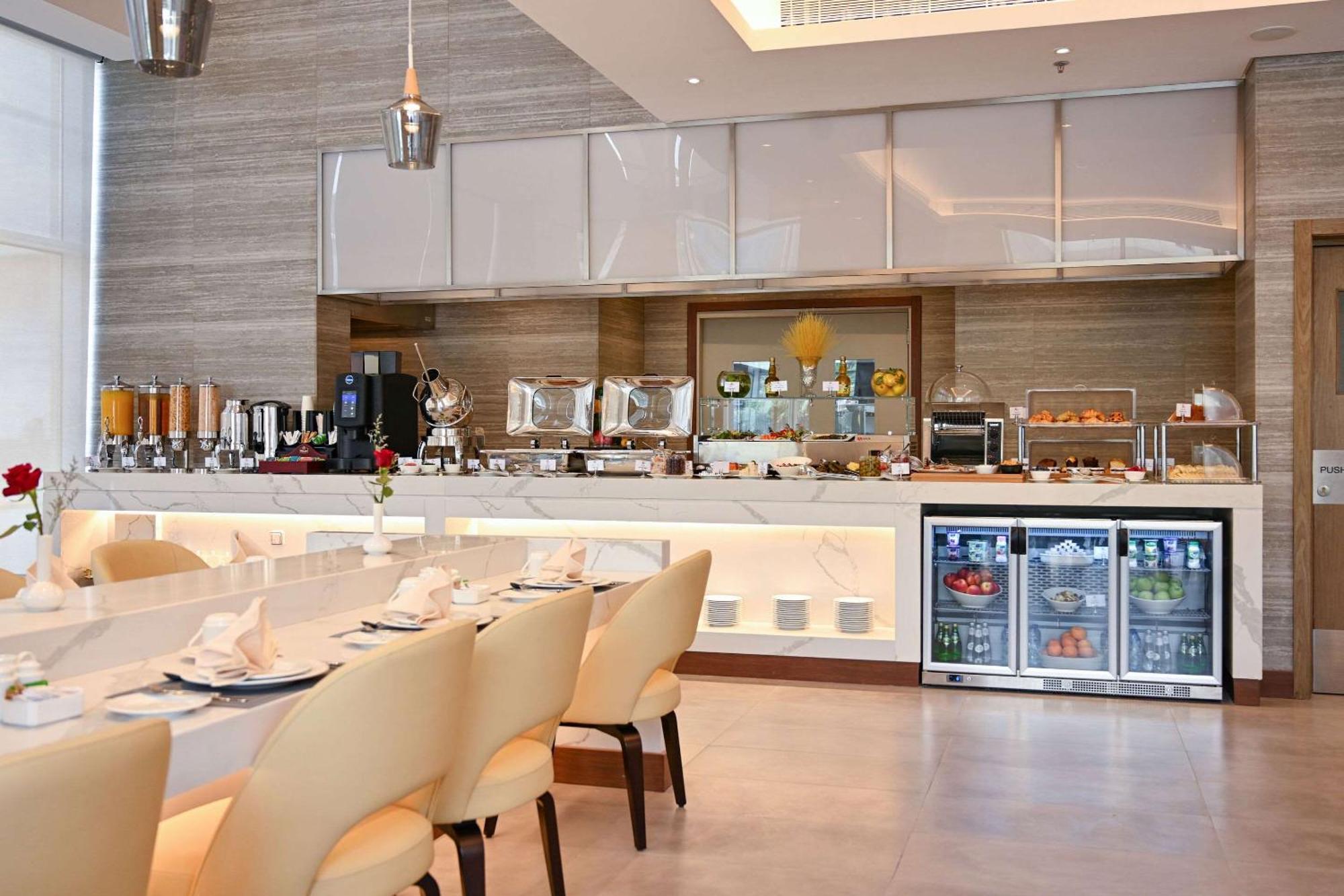 Comfort Hotel Riyadh Olaya Kültér fotó