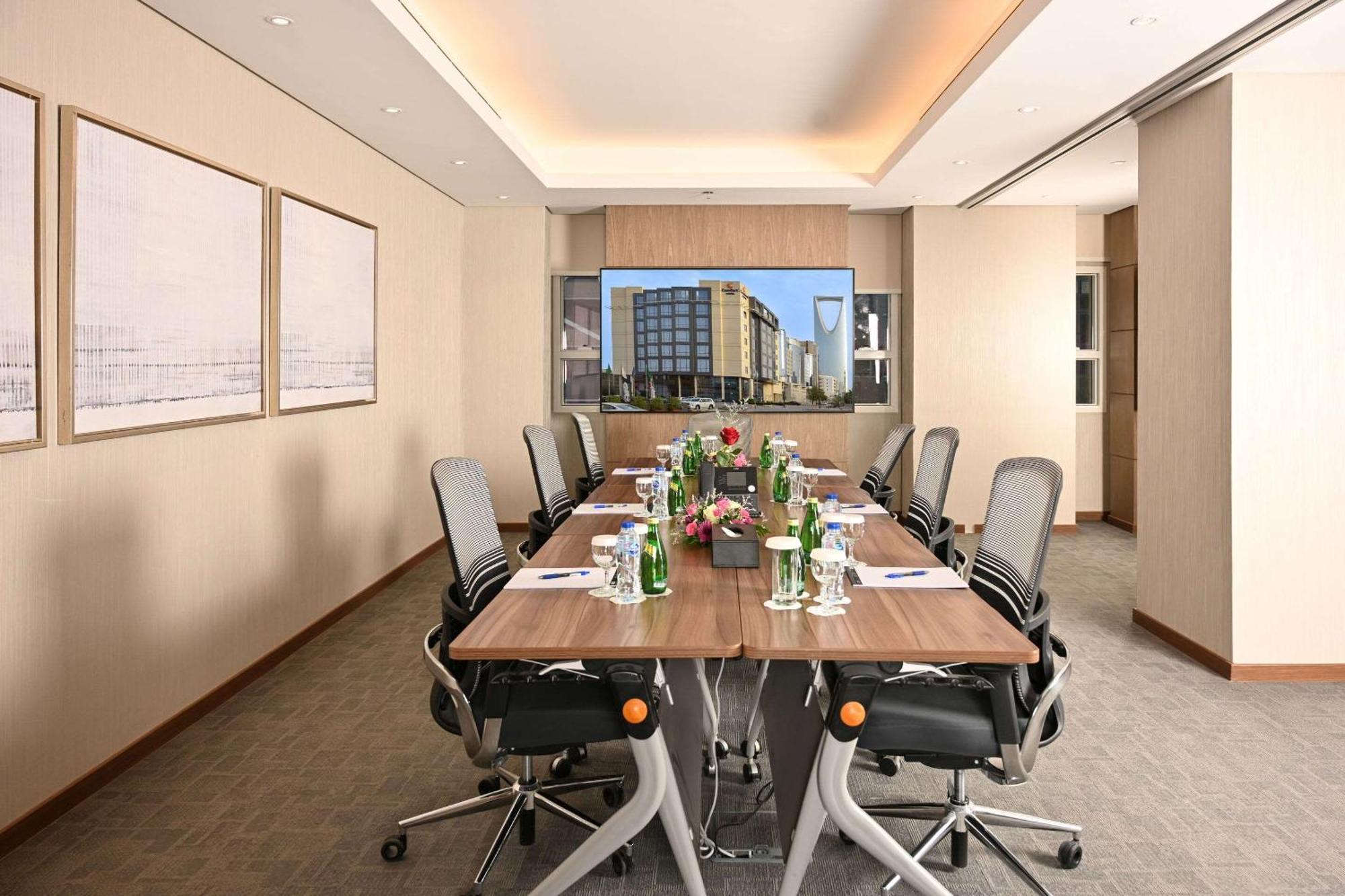 Comfort Hotel Riyadh Olaya Kültér fotó